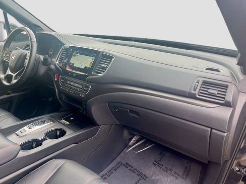 Used 2024 Honda Passport TrailSport image 31