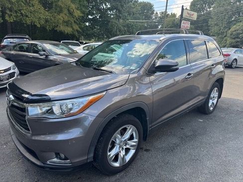 Used 2015 Toyota Highlander Limited image 1