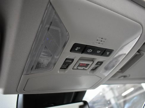 Used 2019 Toyota RAV4 XLE Premium image 38