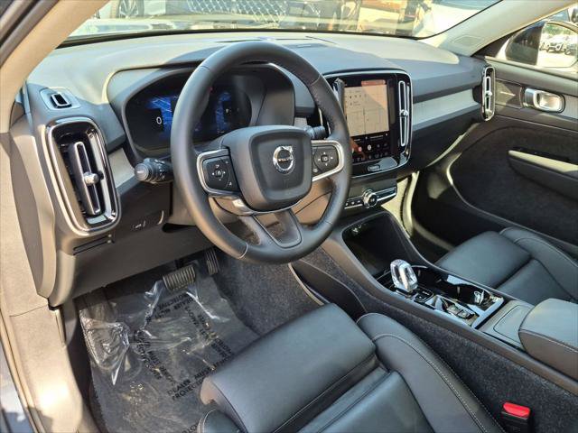 Used 2026 Volvo XC40 B5 Plus AWD/4WD image 12
