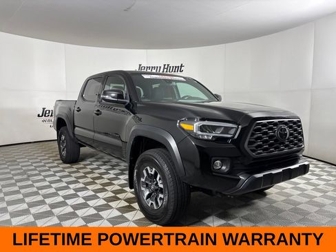 Used 2023 Toyota Tacoma TRD Off-Road AWD/4WD image 4