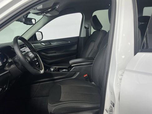 Certified 2023 Jeep Grand Cherokee Laredo image 21