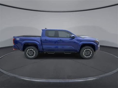 Used 2025 Toyota Tacoma TRD Sport image 9