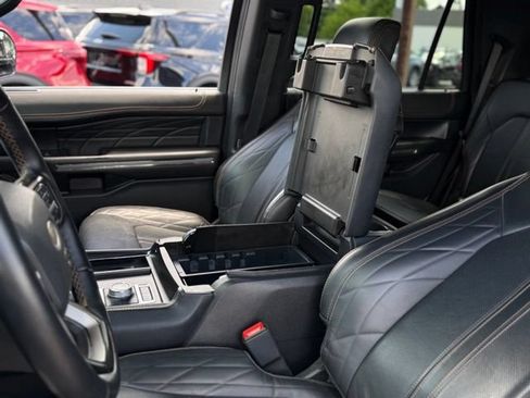 Used 2023 Ford Expedition Platinum AWD/4WD image 36