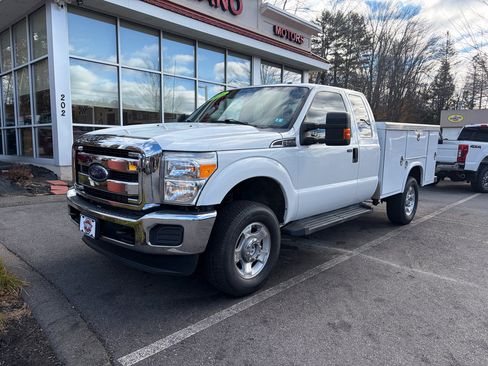Used 2016 Ford F250 XLT w/ XLT Interior Package image 2