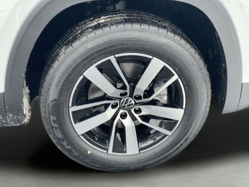 Used 2023 Volkswagen Atlas SE image 11