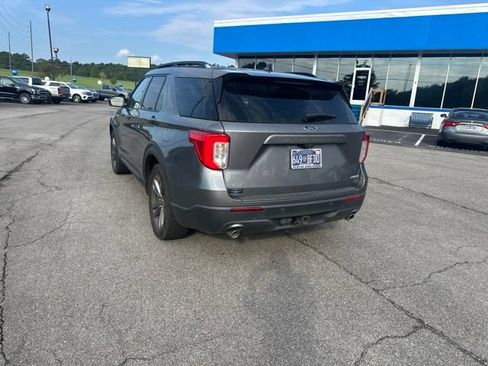 Used 2021 Ford Explorer XLT w/ Equipment Group 202A AWD/4WD image 18