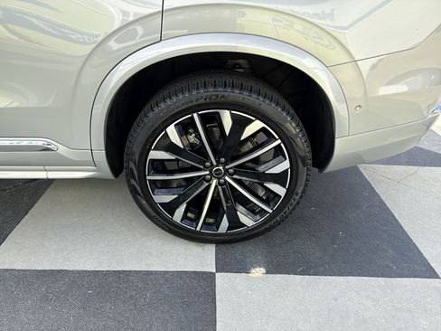 Used 2025 Volvo XC90 B5 Plus image 13