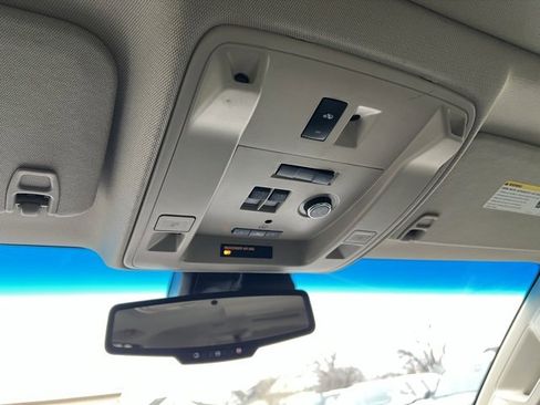 Used 2015 Chevrolet Suburban LTZ image 28