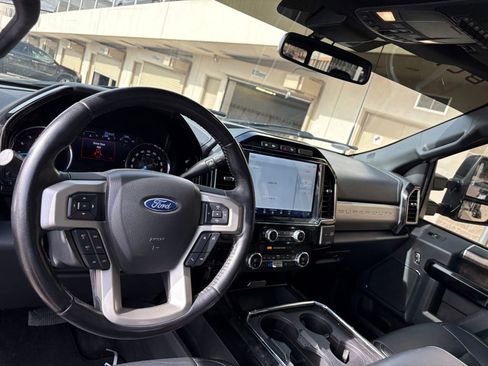 Used 2022 Ford F250 Lariat w/ Black Appearance Package image 15