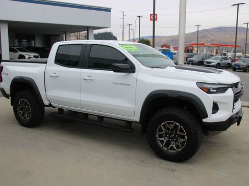 Certified 2024 Chevrolet Colorado ZR2 w/ Safety Package image 9