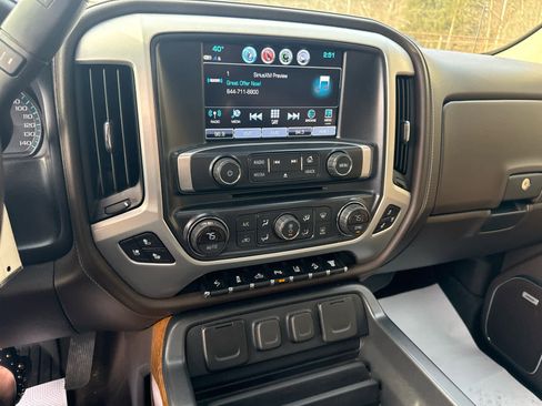 Used 2019 GMC Sierra 2500 SLT w/ Duramax Plus Package image 19