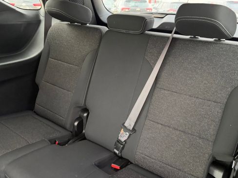 Used 2025 Chevrolet Traverse LT image 43