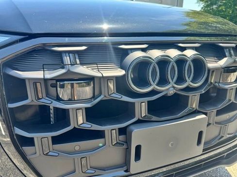 Used 2025 Audi SQ7 Premium Plus AWD/4WD image 10