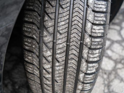 Used 2016 Audi A8 L 4.0T w/ Driver Assistance Package image 89