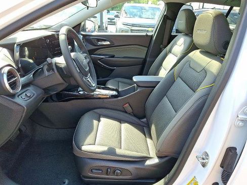 New 2025 Chevrolet Trax ACTIV w/ Sunroof Package image 8