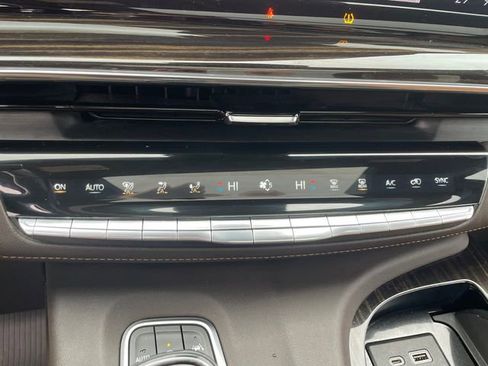 Used 2023 Cadillac Escalade Premium Luxury image 37