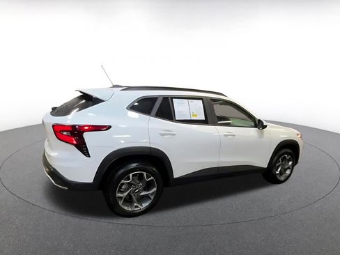 Used 2025 Chevrolet Trax LT image 14