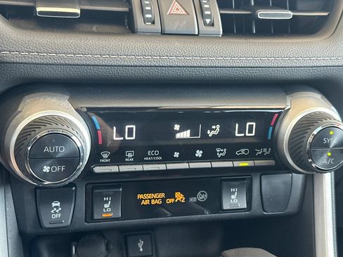 Certified 2022 Toyota RAV4 XLE Premium AWD/4WD image 24