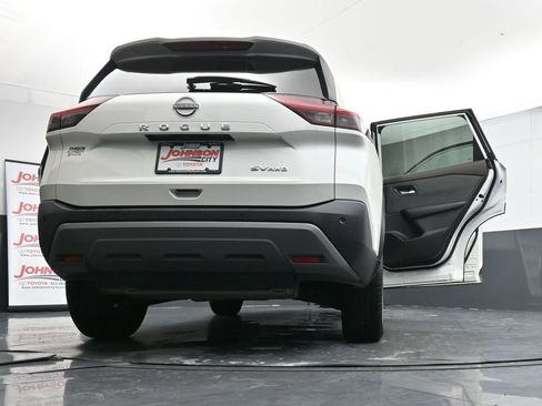 Used 2023 Nissan Rogue SV image 43
