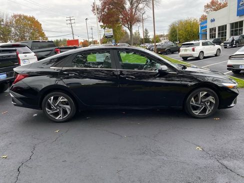 New 2025 Hyundai Elantra SEL w/ Cargo Package image 2