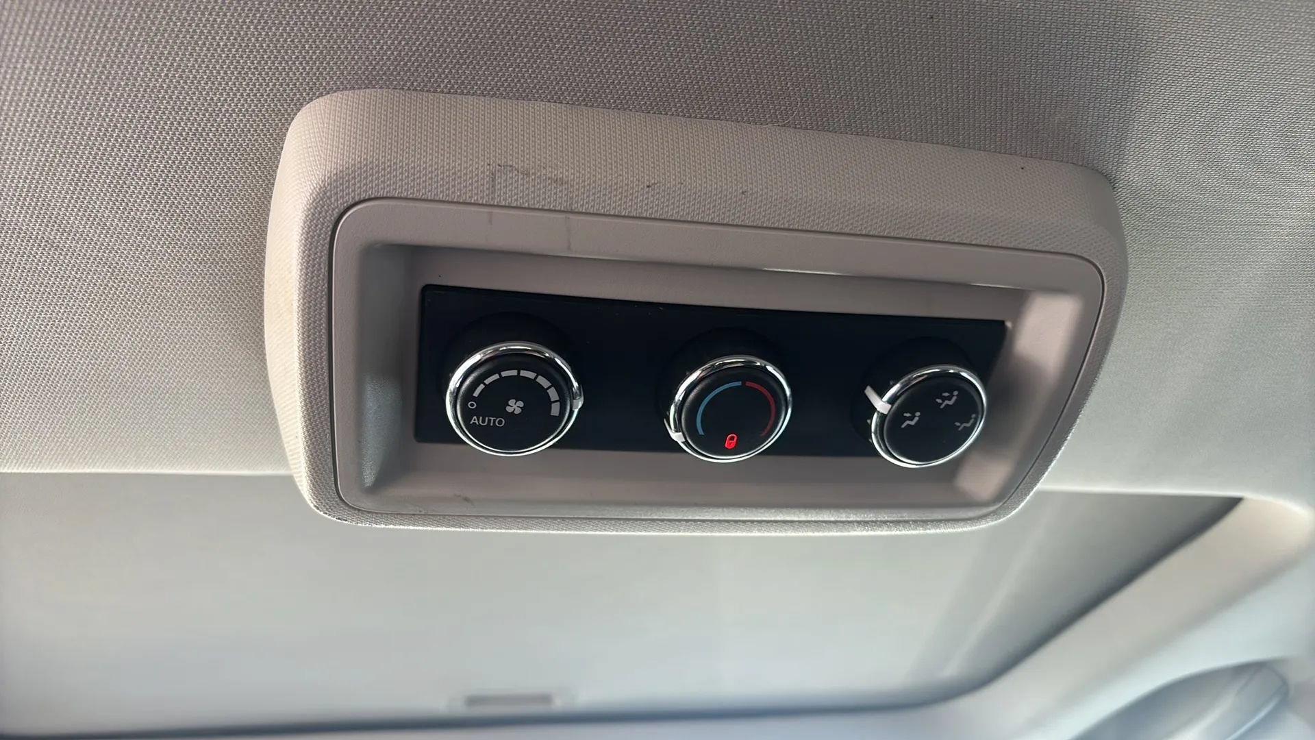 Used 2020 Dodge Journey Crossroad FWD image 30