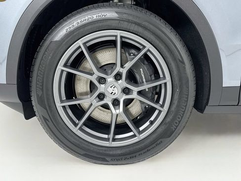 New 2026 Porsche Cayenne AWD/4WD image 33