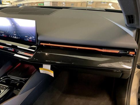 Certified 2025 BMW 530i 530i w/ Premium Package image 17