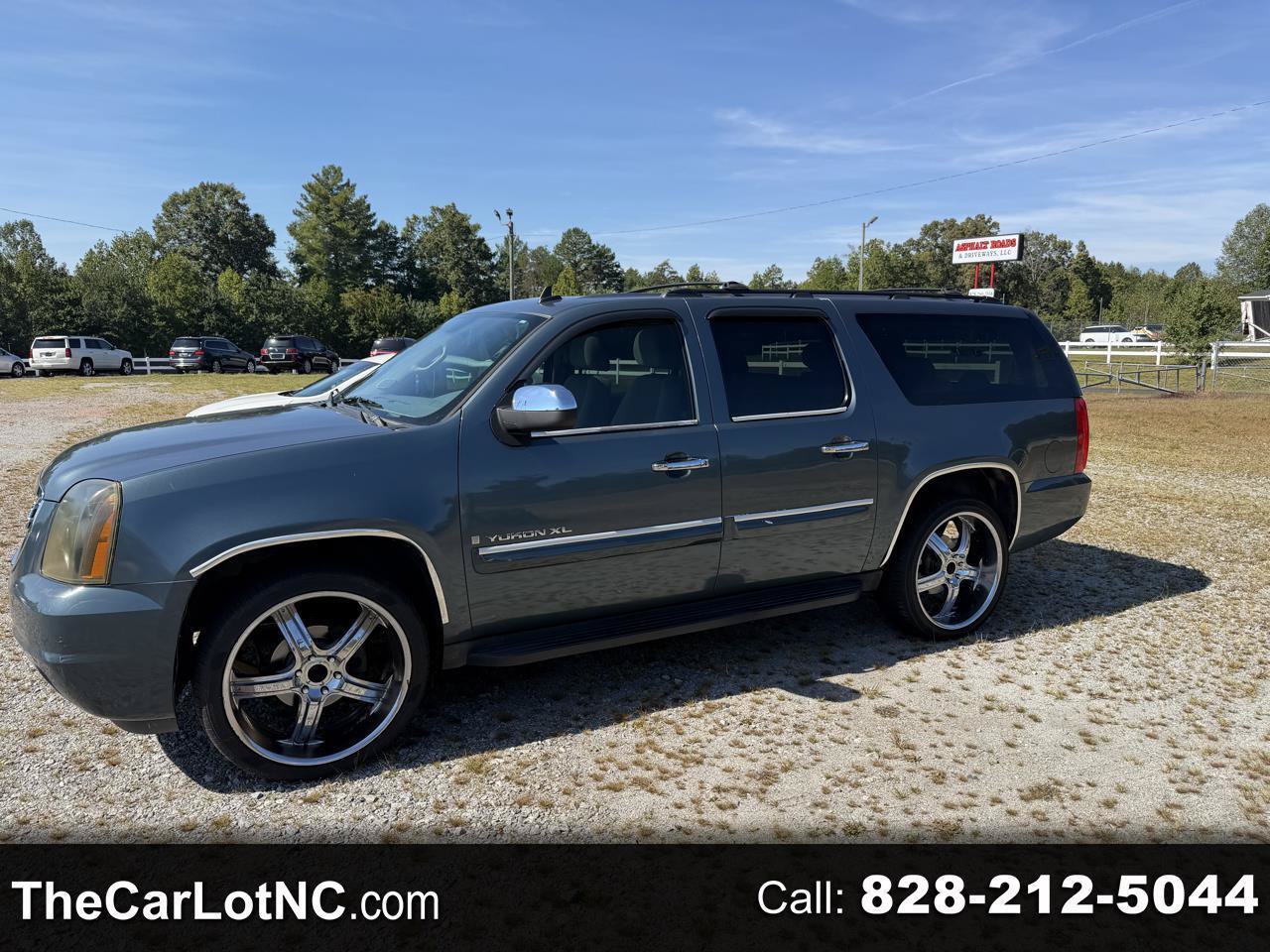 Used 2009 GMC Yukon XL SLE w/ Convenience Package RWD image 1