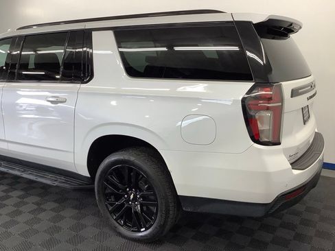 Used 2023 Chevrolet Suburban RST w/ Luxury Package AWD/4WD image 4