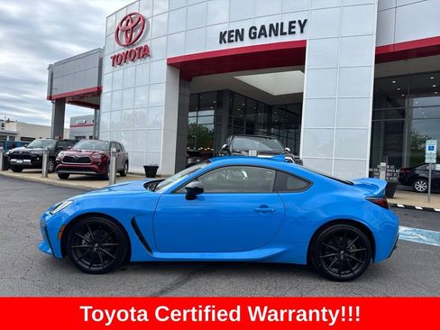 Used 2023 Toyota GR86 Premium RWD image 3