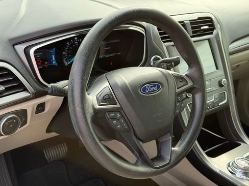 Certified 2020 Ford Fusion SE image 20