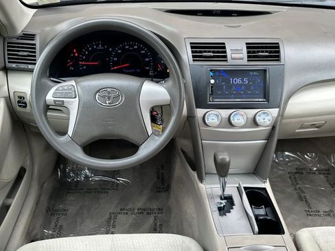 Used 2011 Toyota Camry LE image 15