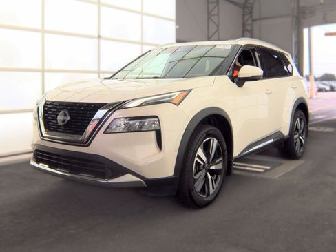 Used 2023 Nissan Rogue Platinum FWD image 3