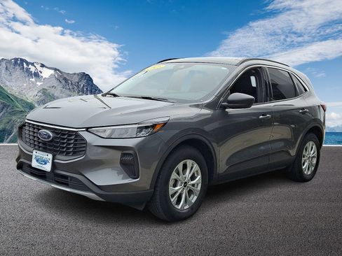 Certified 2023 Ford Escape Active image 3