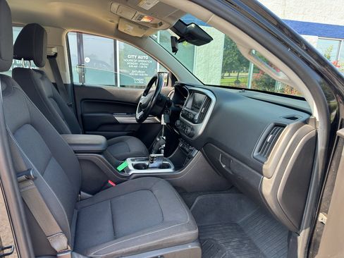 Used 2016 Chevrolet Colorado LT w/ Midnight Edition AWD/4WD image 10