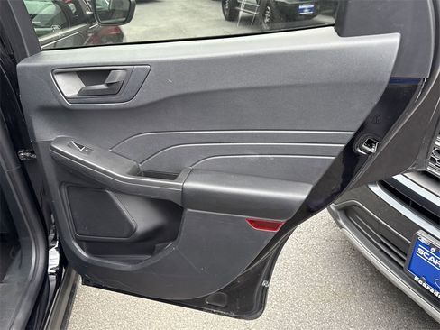 Used 2022 Ford Escape SE w/ Convenience Package image 28