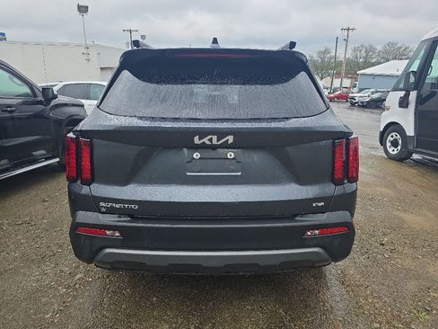Used 2023 Kia Sorento S AWD/4WD image 6