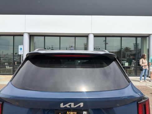 Certified 2024 Kia Sorento S w/ Panoramic Sunroof Package image 8