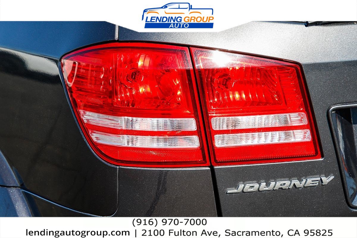 Used 2018 Dodge Journey SE FWD image 8