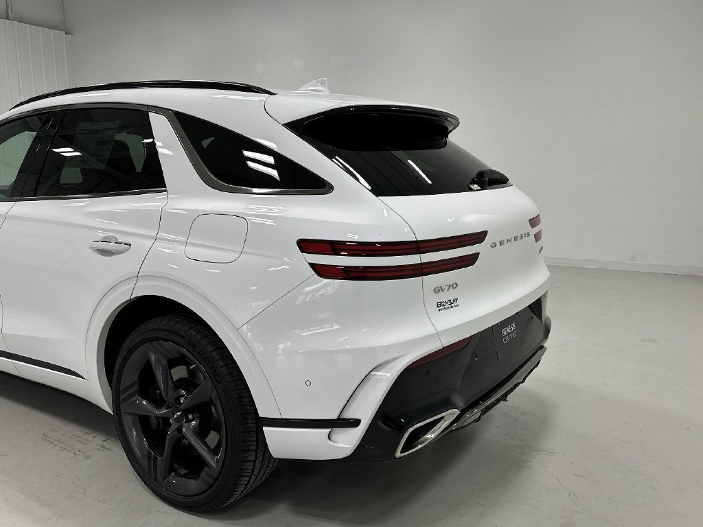 Certified 2026 Genesis GV70 3.5T Sport Prestige AWD/4WD image 15