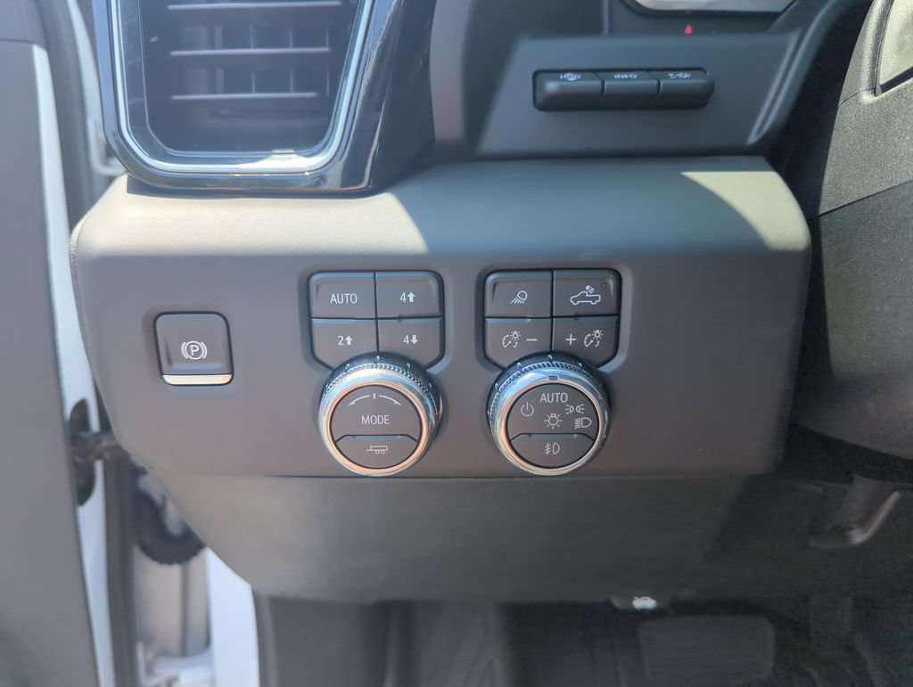 Used 2026 GMC Sierra 3500 Denali Ultimate AWD/4WD image 19