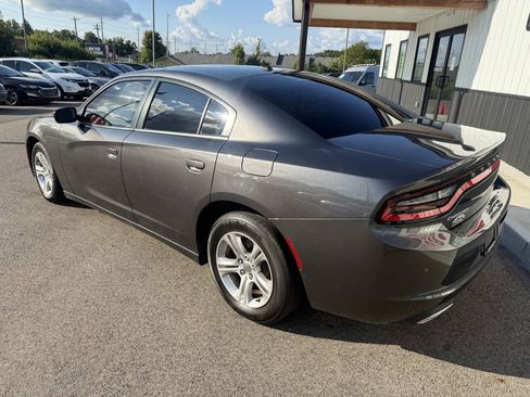 Used 2019 Dodge Charger SXT w/ Leather Interior Group RWD image 11