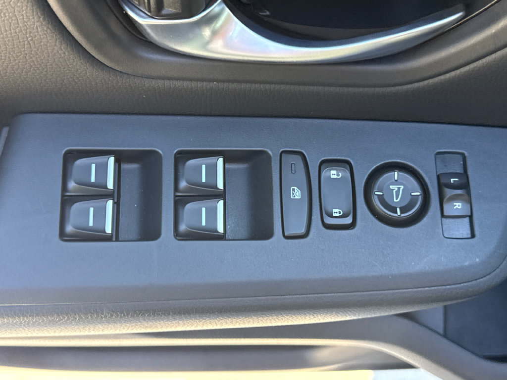 Certified 2025 Honda Pilot Touring image 15