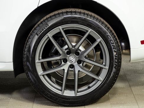New 2026 Porsche Macan Turbo AWD/4WD image 39