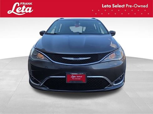 Used 2017 Chrysler Pacifica Touring-L Plus image 16