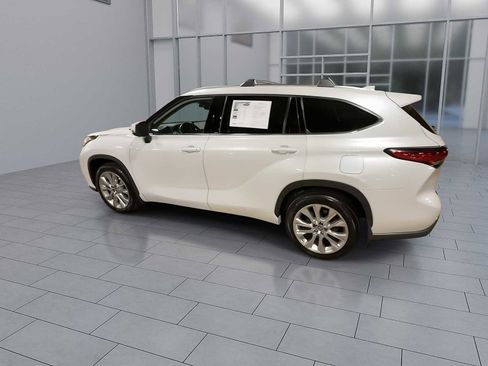 Used 2023 Toyota Highlander Limited AWD/4WD image 6
