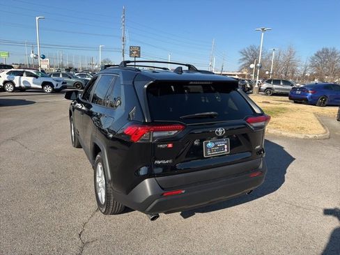 Used 2019 Toyota RAV4 XLE image 5