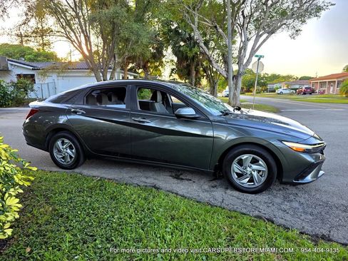 Used 2024 Hyundai Elantra SE image 65