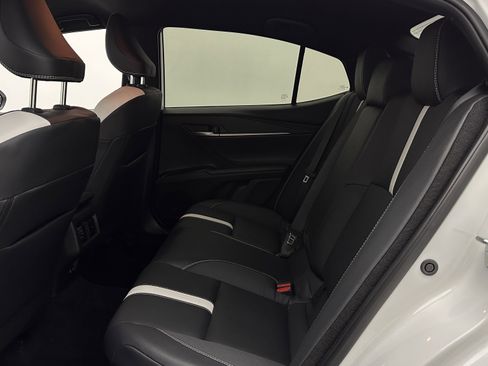 Used 2025 Toyota Camry LE image 23